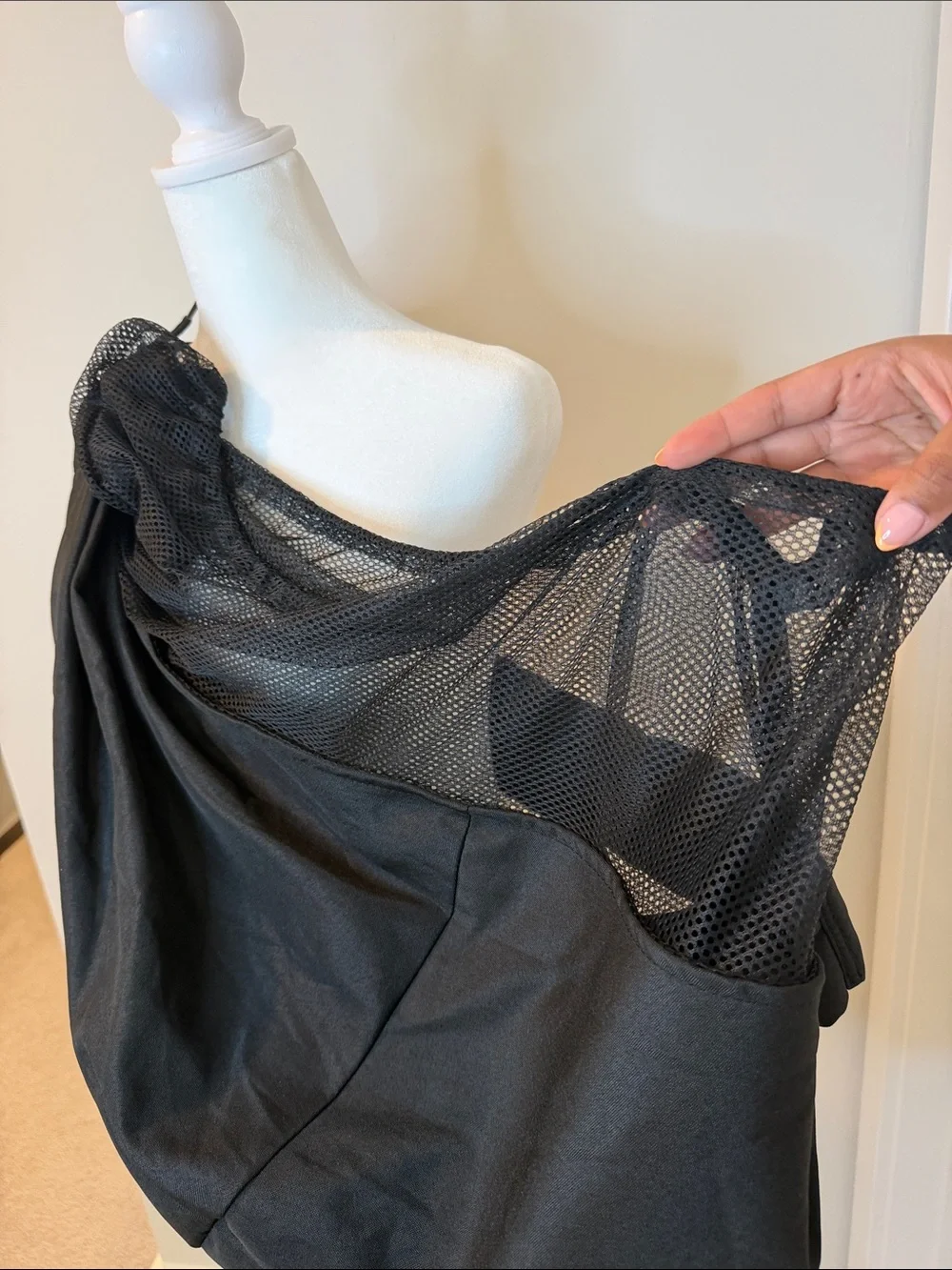 Black Hands-Free Pet Carrier Sling with Pocket